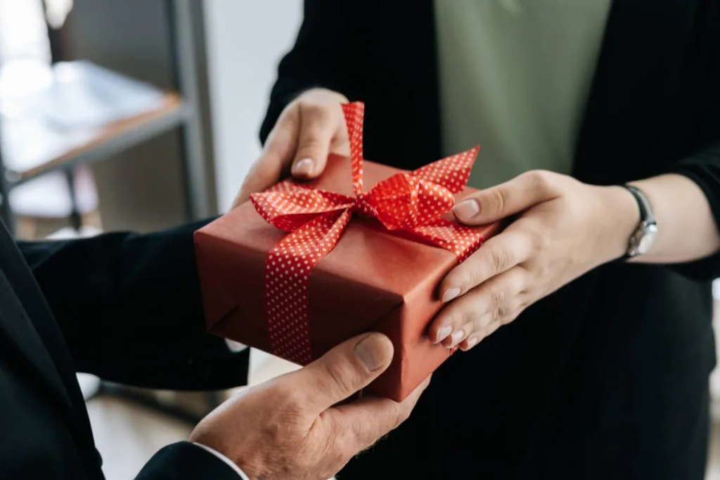 Offrez un coffret cadeau personnalisé qui marque les esprits