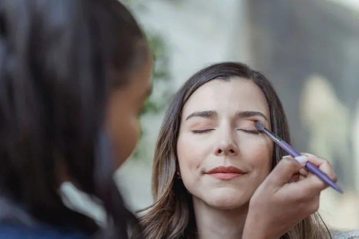 Comment maquiller ses yeux efficacement afin d&rsquo;obtenir un regard lumineux&thinsp;?